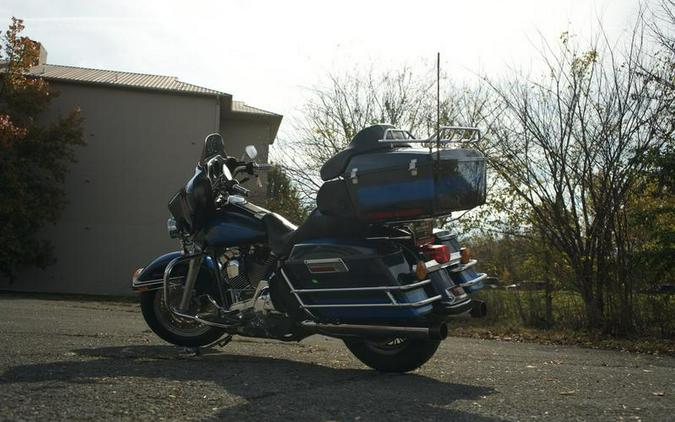 2004 Harley-Davidson® FLHTC - Electra Glide® Classic