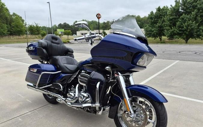 2015 Harley-Davidson® CVO™ Road Glide® Ultra Abyss Blue Crushed Sapphire