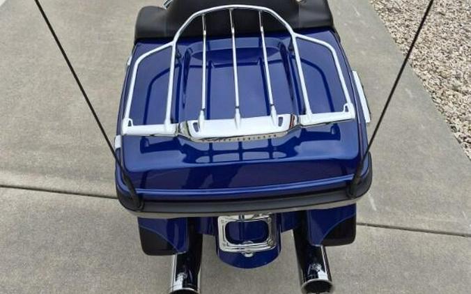 2015 Harley-Davidson® CVO™ Road Glide® Ultra Abyss Blue Crushed Sapphire