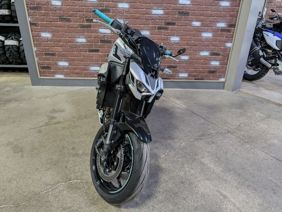2025 Kawasaki Z900 ABS Galaxy Silver/Metallic Spark Black