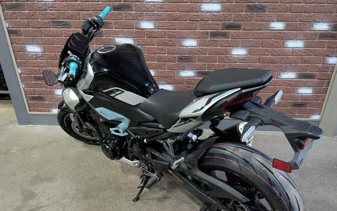2025 Kawasaki Z900 ABS Galaxy Silver/Metallic Spark Black