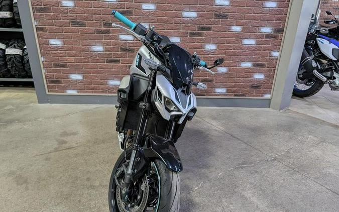2025 Kawasaki Z900 ABS Galaxy Silver/Metallic Spark Black