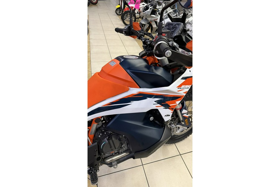 2025 KTM 890 Adventure R