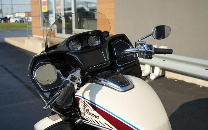 2026 Indian Motorcycle Pursuit Limited Signature Series Frontier Pearl / Revere Red