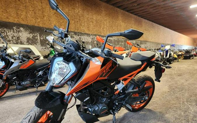 2023 KTM 200 Duke