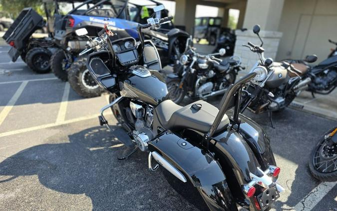 2023 Indian Motorcycle® Challenger® Limited Black Metallic