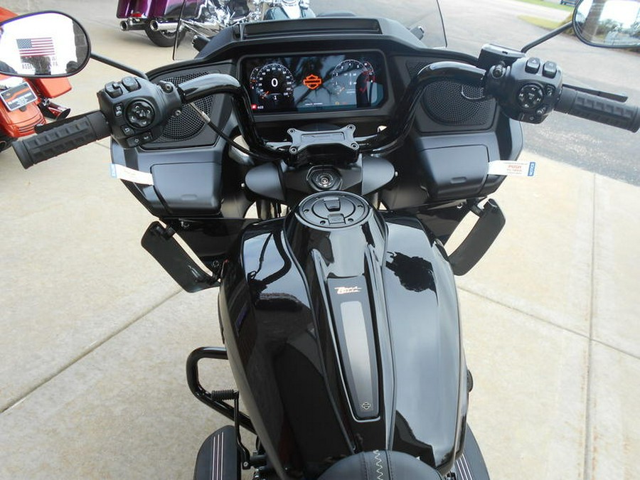 2025 Harley-Davidson® FLTRX - Road Glide®