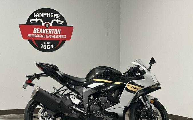 2026 Kawasaki Ninja® ZX™-6R Base