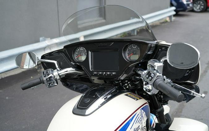 2026 Indian Motorcycle Roadmaster PowerPlus Signature Series Frontier Pearl / Vigilant Blue