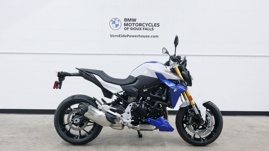 2023 BMW F 900 R Sport