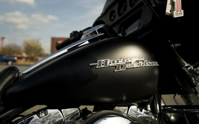 2015 Harley-Davidson® FLHXS - Street Glide® Special