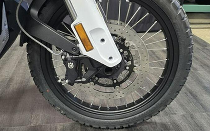 2025 Husqvarna Norden 901