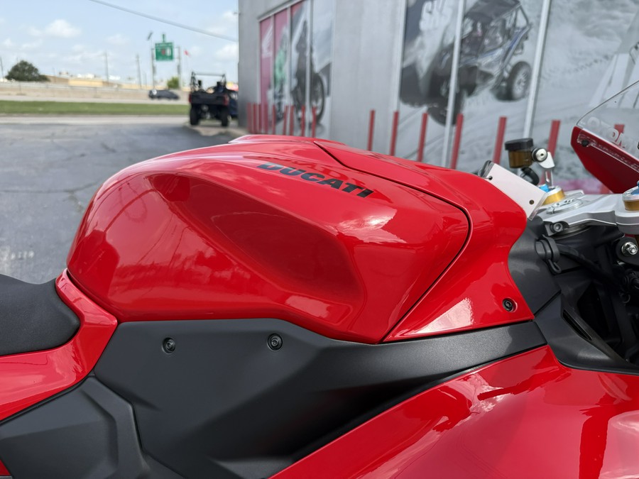 2025 Ducati Panigale V2S - 01093C