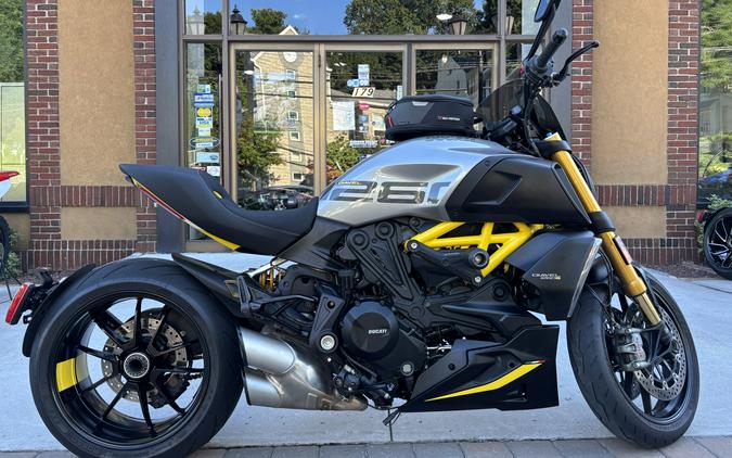 2022 Ducati Diavel 1260 S Black and Steel - 3800U