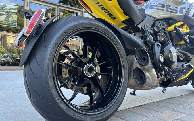2022 Ducati Diavel 1260 S Black and Steel - 3800U