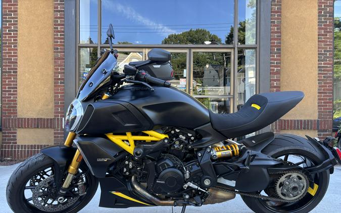 2022 Ducati Diavel 1260 S Black and Steel - 3800U