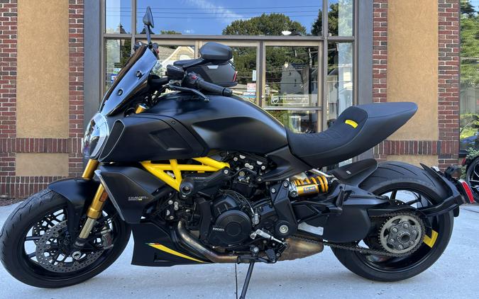2022 Ducati Diavel 1260 S Black and Steel - 3800U