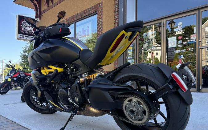 2022 Ducati Diavel 1260 S Black and Steel - 3800U