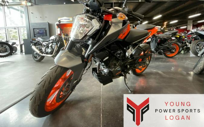 2023 KTM Duke 200