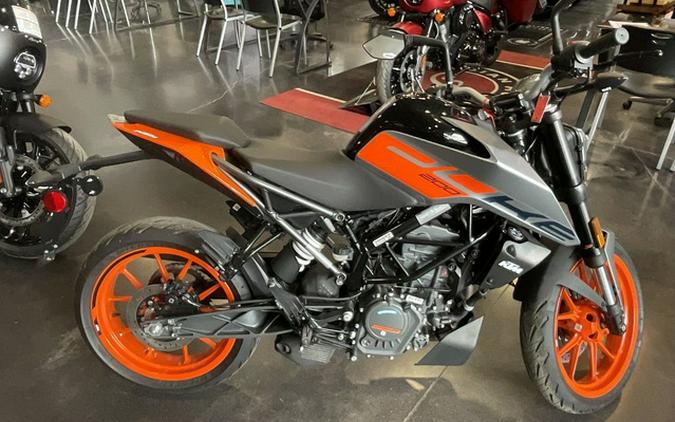2023 KTM Duke 200