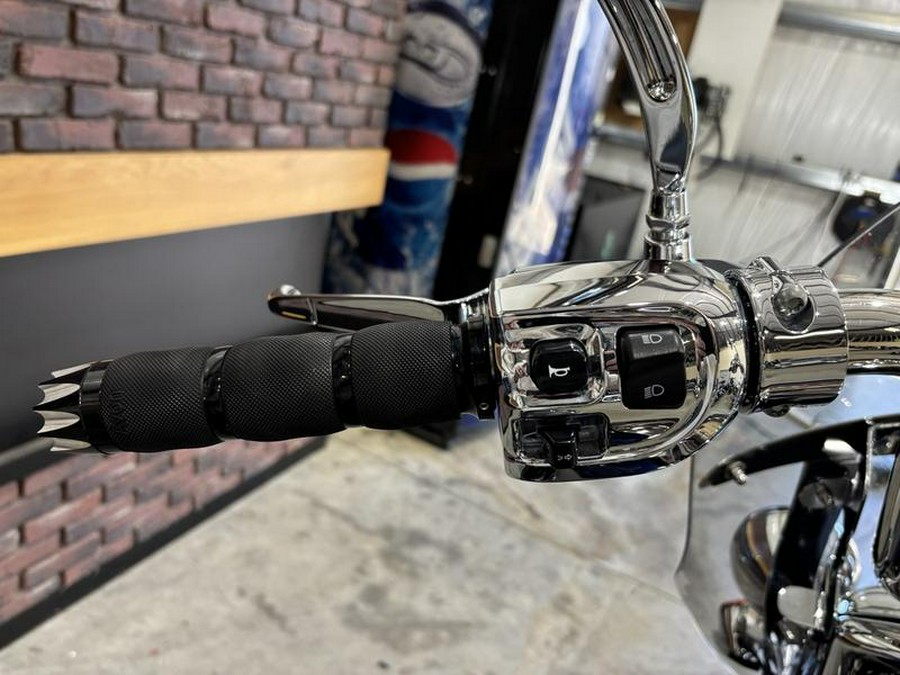 2017 Indian Motorcycle® Springfield™ Blue Sapphire Over Star Silver