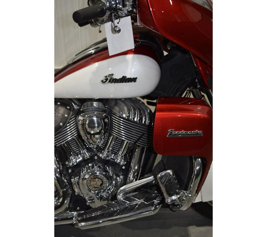 2020 Indian Motorcycle® Roadmaster® Icon Series Ruby Metallic/Pearl White