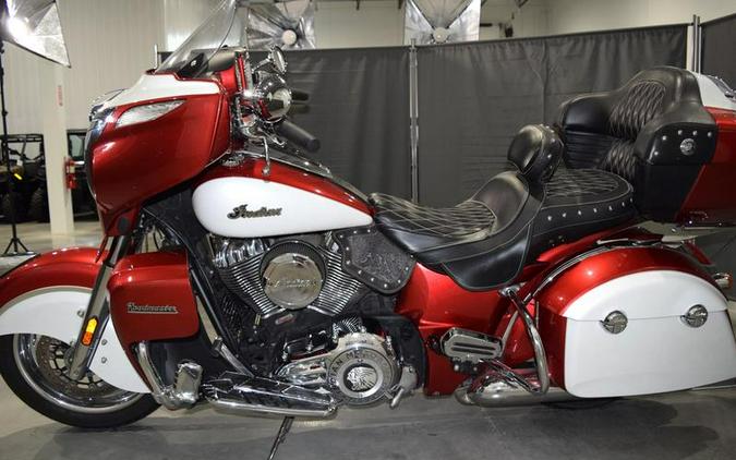 2020 Indian Motorcycle® Roadmaster® Icon Series Ruby Metallic/Pearl White