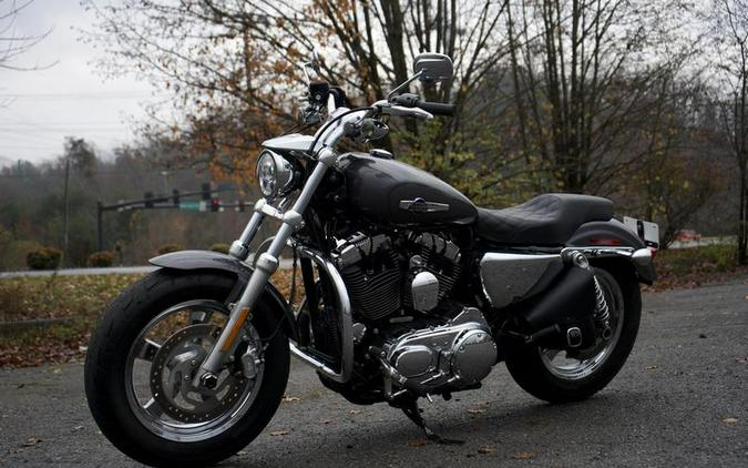 2016 Harley-Davidson® XL1200C - Sportster® 1200 Custom