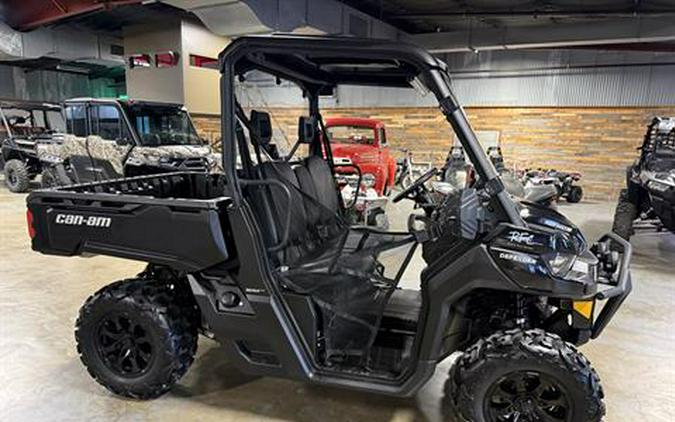 2023 Can-Am Defender DPS HD9