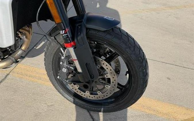 2025 Husqvarna Svartpilen 801