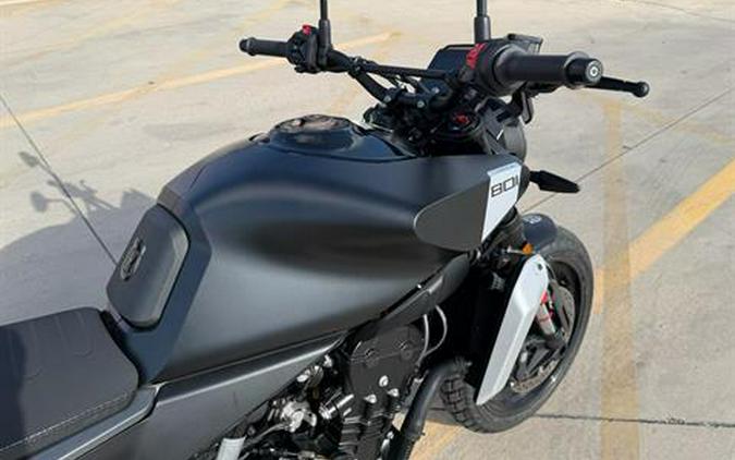 2025 Husqvarna Svartpilen 801