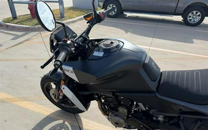 2025 Husqvarna Svartpilen 801