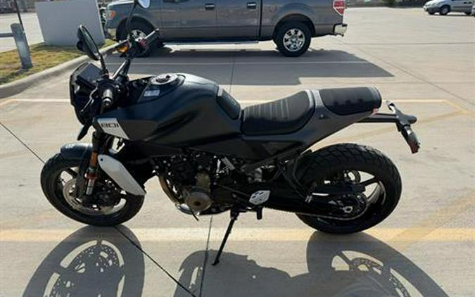 2025 Husqvarna Svartpilen 801