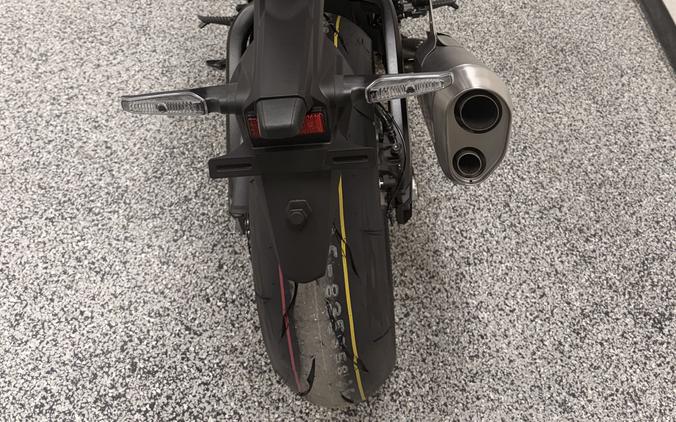 2027 Suzuki GSX-R1000 - S0562
