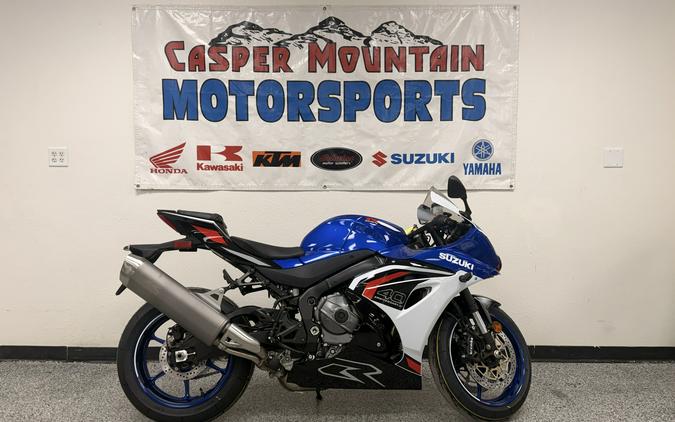 2027 Suzuki GSX-R1000 - S0562