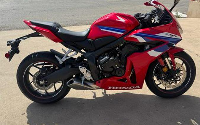2025 Honda CBR650R E-Clutch