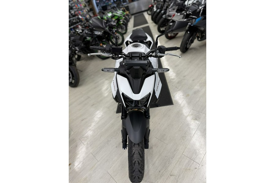 2025 CB750 Hornet - Honda