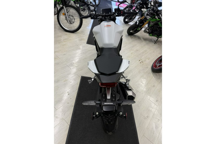 2025 CB750 Hornet - Honda