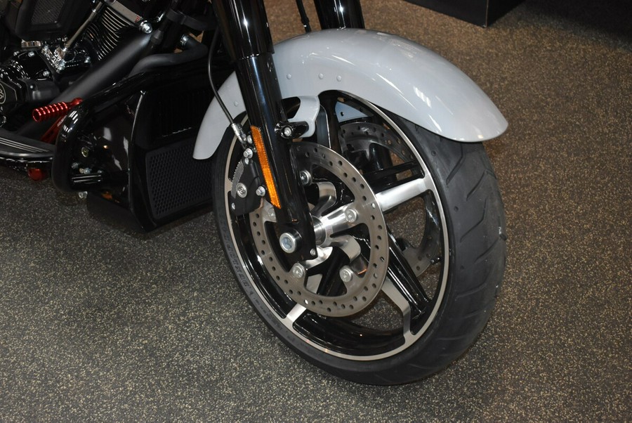 FLTRX 2025 Road Glide™