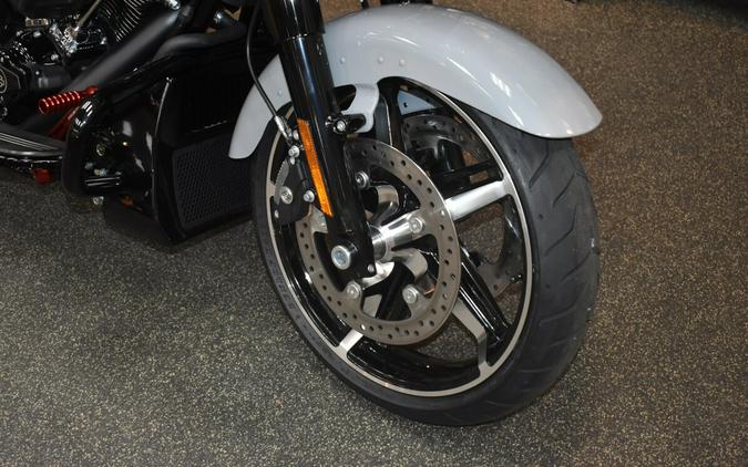 FLTRX 2025 Road Glide™