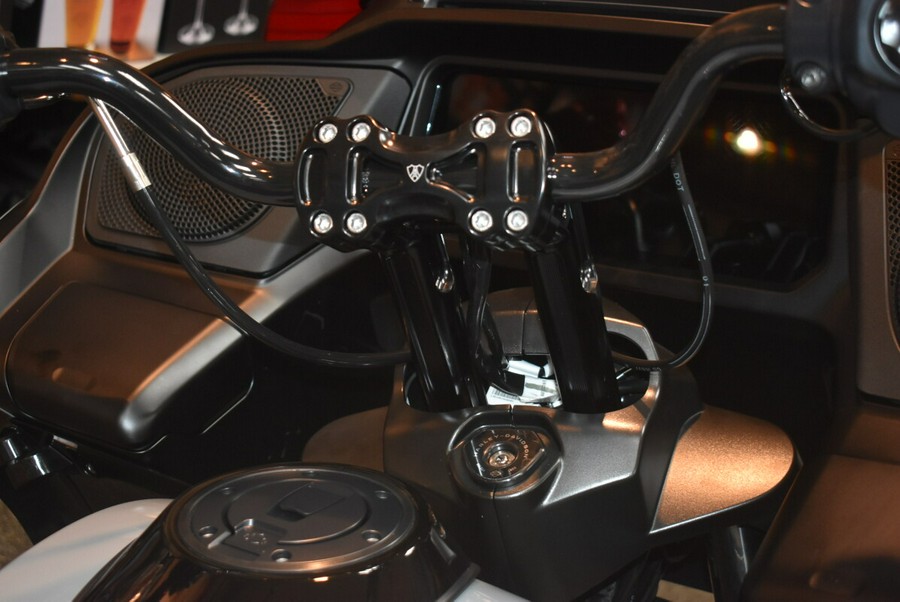 FLTRX 2025 Road Glide™