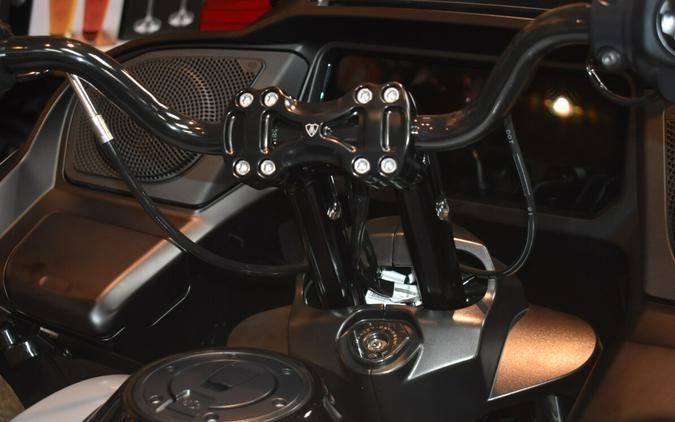 FLTRX 2025 Road Glide™