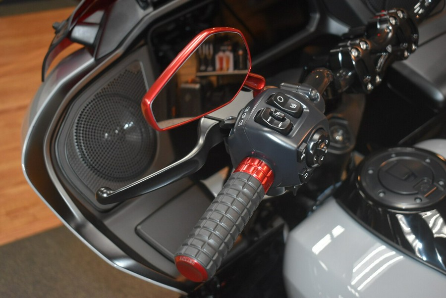 FLTRX 2025 Road Glide™