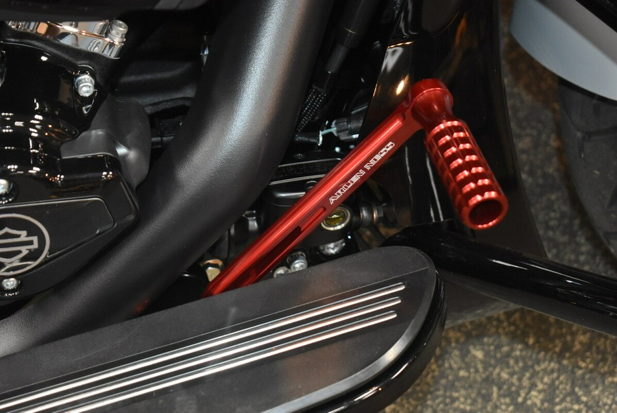 FLTRX 2025 Road Glide™