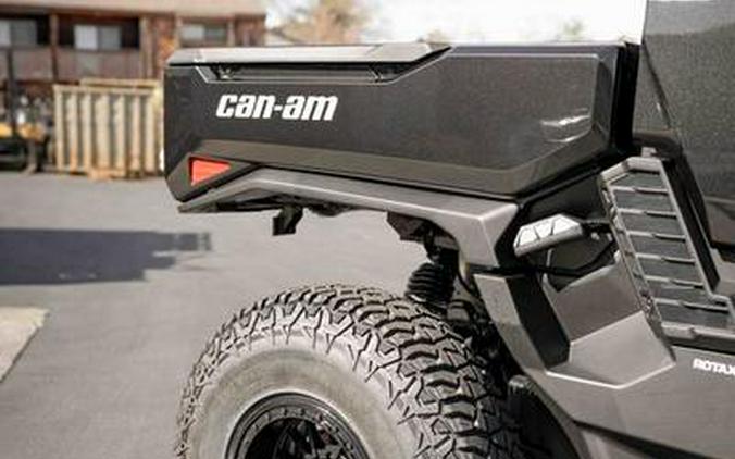 2026 Can-Am® Defender MAX XT CAB HD11 With 10.25 in.display