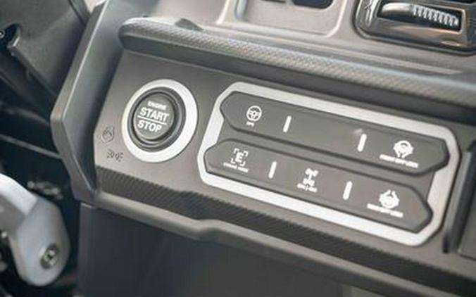 2026 Can-Am® Defender MAX XT CAB HD11 With 10.25 in.display