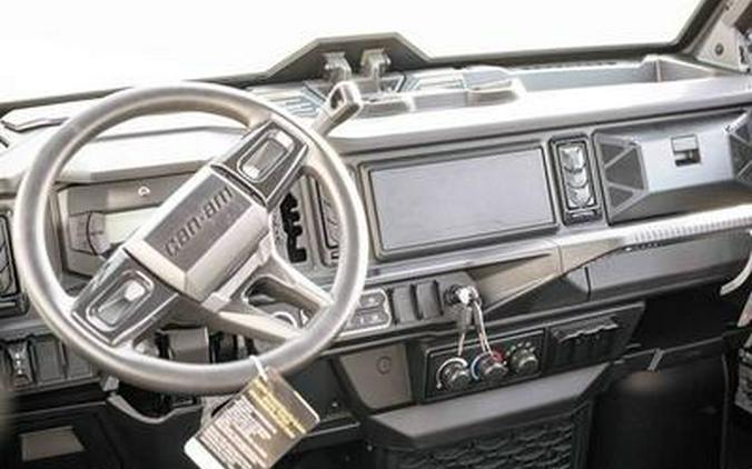 2026 Can-Am® Defender MAX XT CAB HD11 With 10.25 in.display