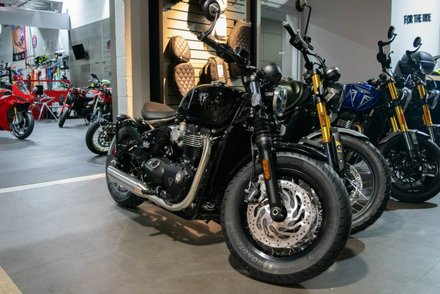 2026 Triumph Bonneville Bobber Jet black