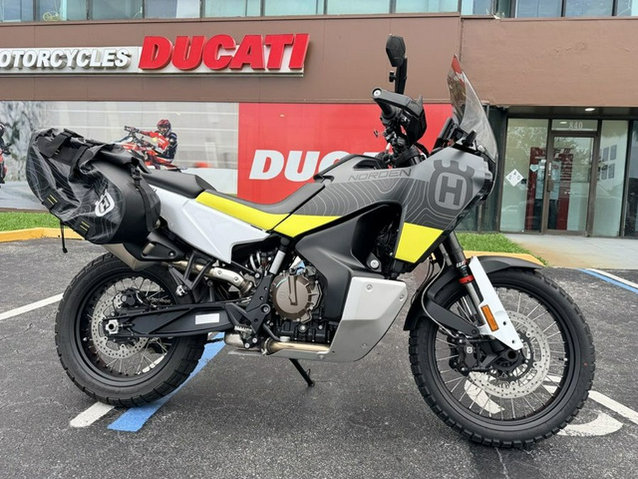 2023 Husqvarna Norden 901