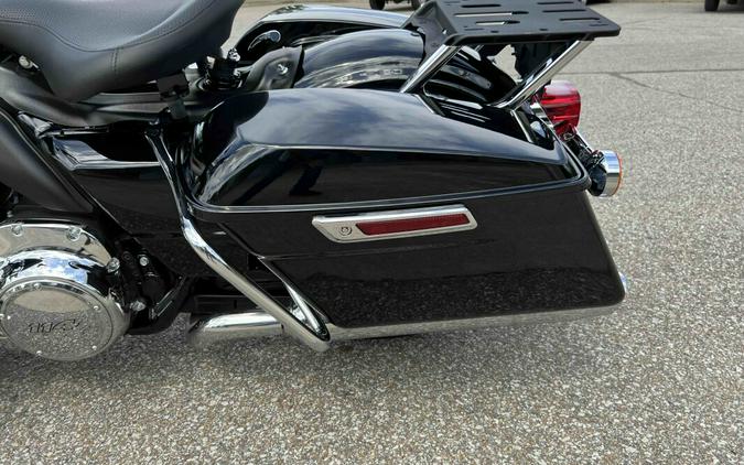 2022 Road King Police Vivid Black